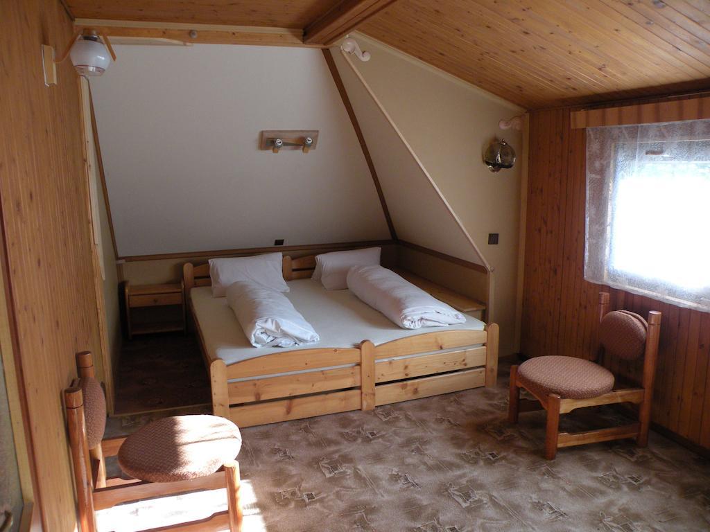 Hotel Lesni Dum Janske Lazne Oda fotoğraf
