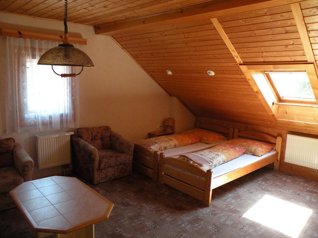 Hotel Lesni Dum Janske Lazne Oda fotoğraf